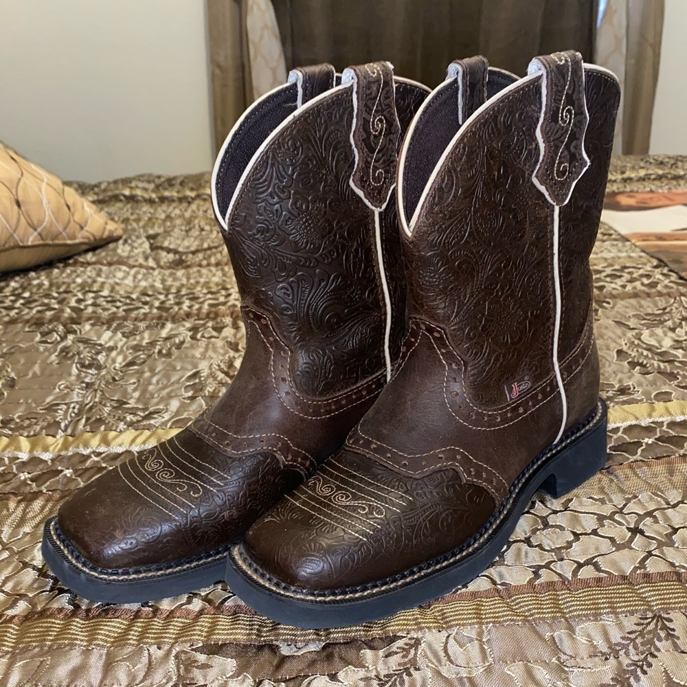 Women’s boots